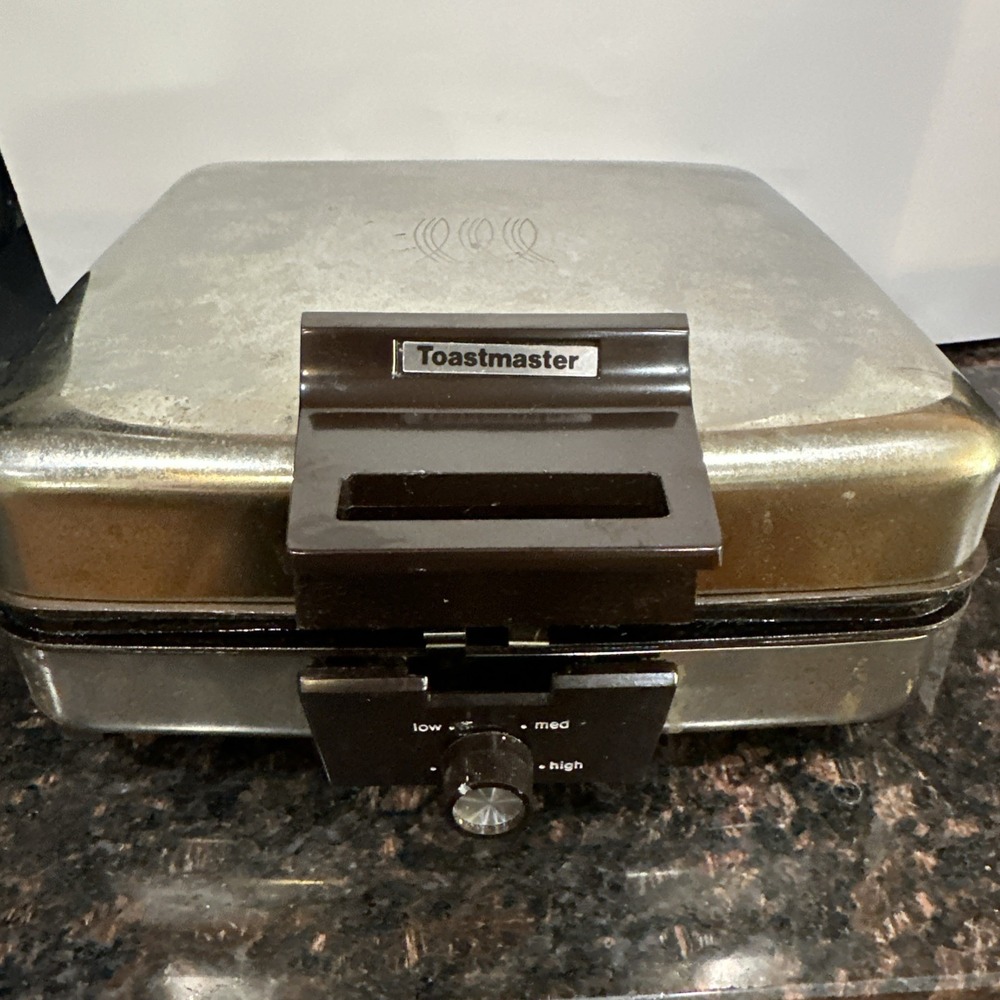 Toastmaster Waffle Maker Griddle 269 Chrome Reversible Plates Tested Works VTG